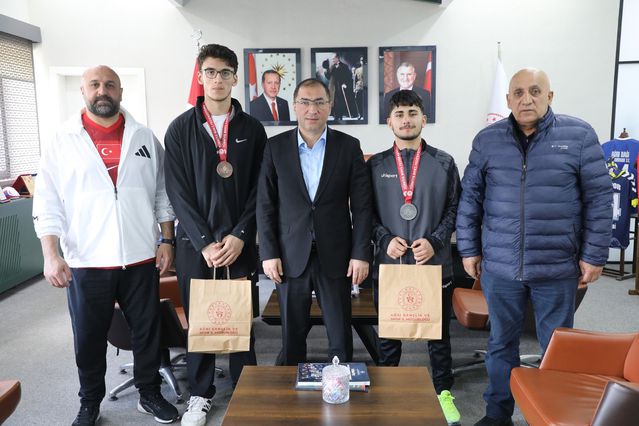 İl Müdürü Çelebi, madalyalı boksörleri ağırladı