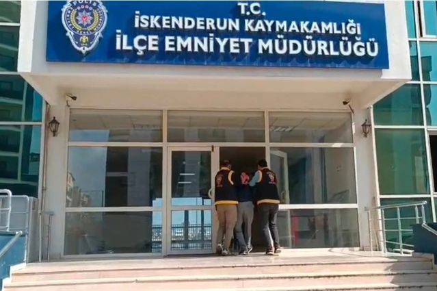 İskenderun’da satırlı saldırı dehşeti: 3 kişi yaralandı