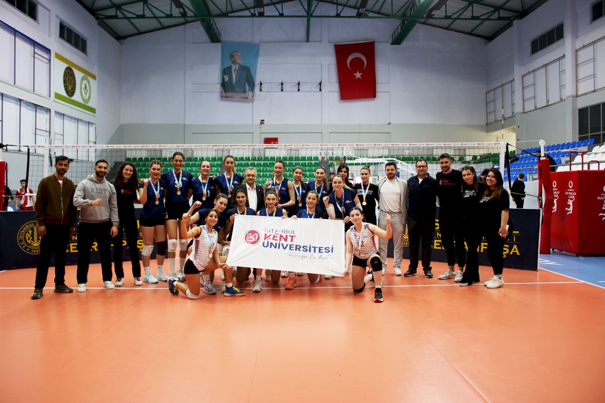 İstanbul Kent Kadın Voleybol Takımı Namağlup Şampiyon!