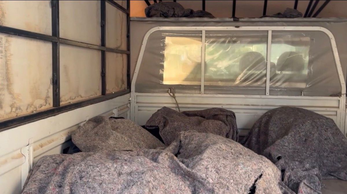 Polisin takip ettiği kamyonetten yaklaşık 185 kilo esrar ele geçirildi