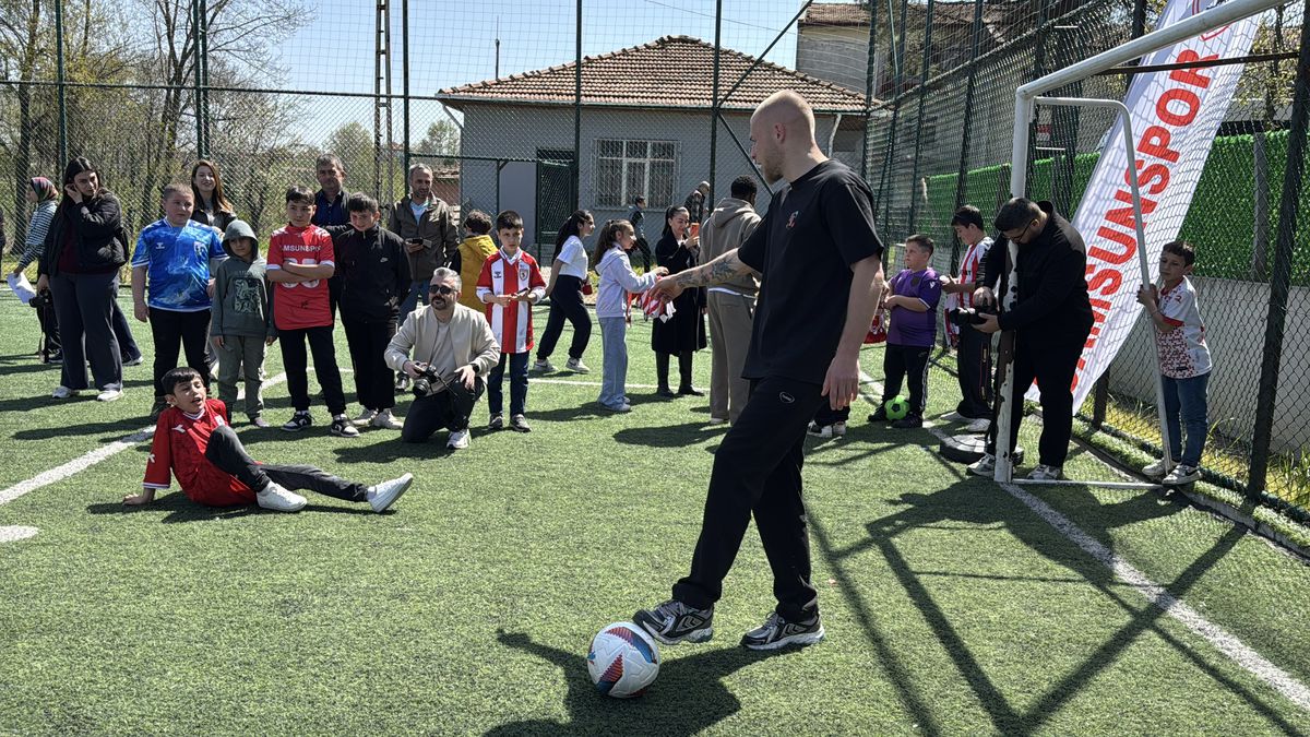 Samsunspor\'dan 23 Nisan Kutlaması