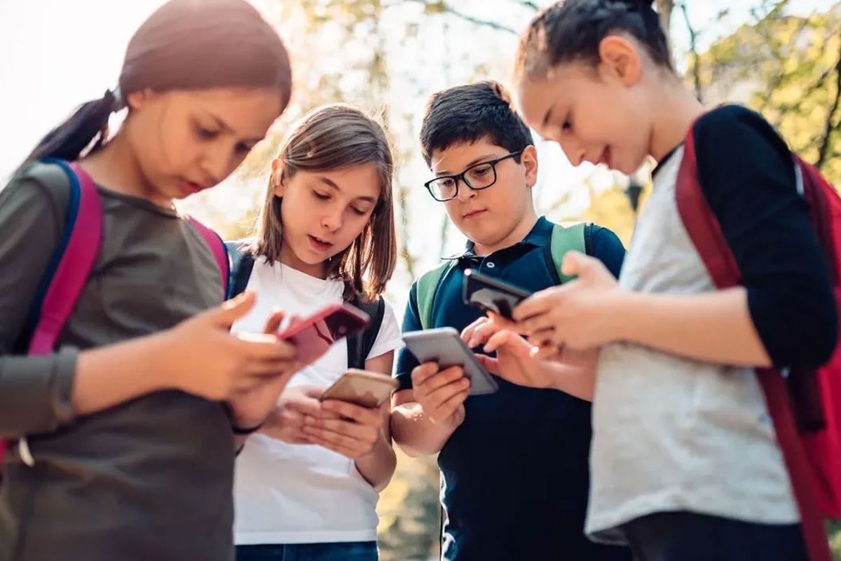 15 yaş altına sosyal medya yasağı getiren kanun teklifi Meclis\'ten geçti