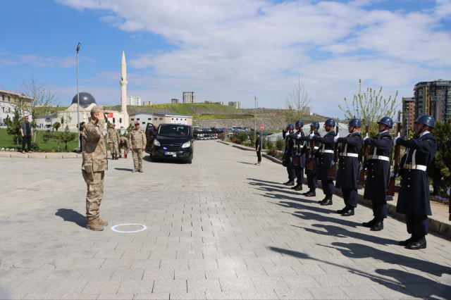 Tuğgeneral Özdeyer Şanlıurfa’da denetimlerde bulundu