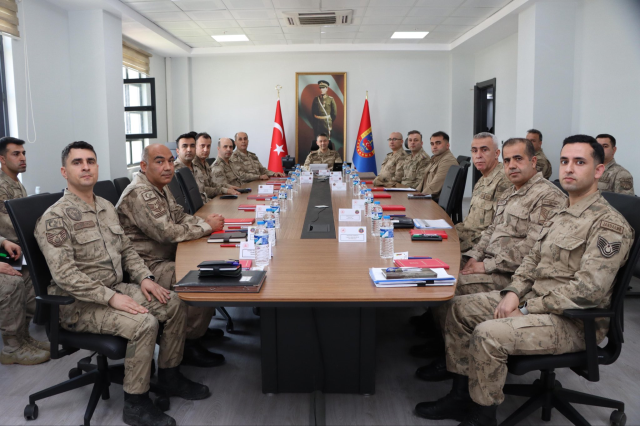 Tuğgeneral Özdeyer Şanlıurfa’da denetimlerde bulundu