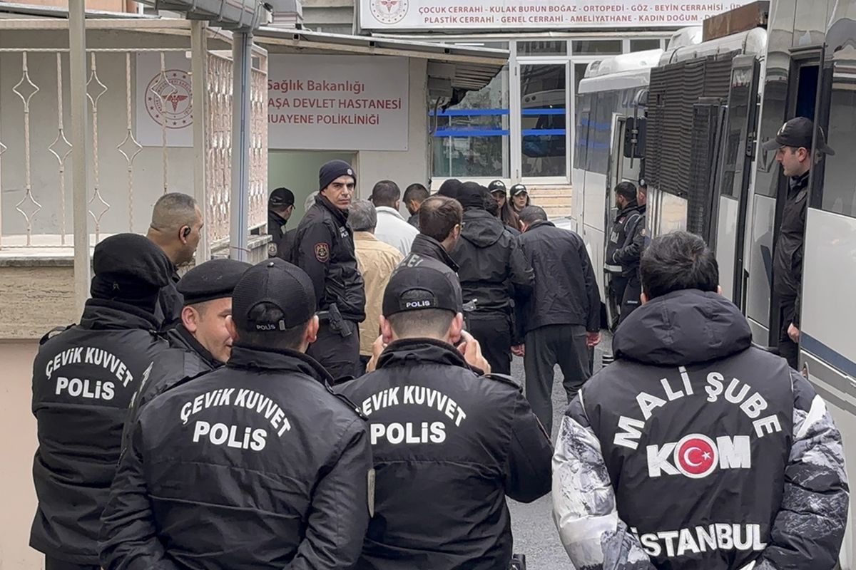 Uşak Belediyesi\'ne yönelik ikinci dalga operasyonda 16 kişi tutuklandı