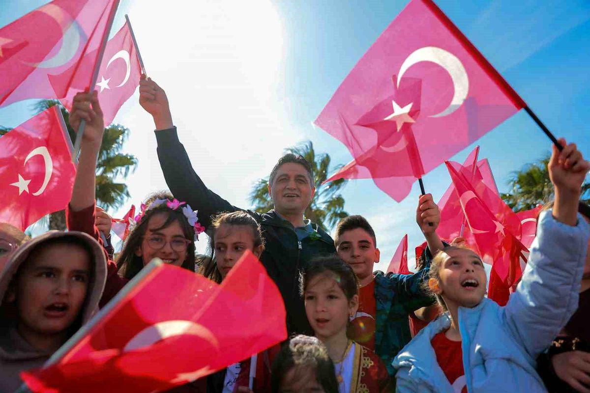 Aliağa\'da 23 Nisan Çocuk Bayramı coşkuyla kutlandı