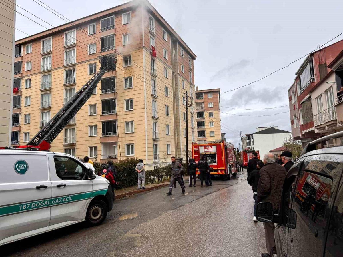 Bafra\'da evde patlama: 1 kişi ağır yaralandı