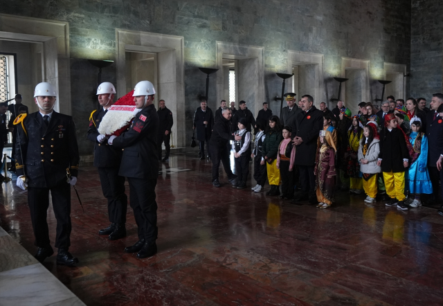Bakan Tekin 81 ilden çocuklarla Anıtkabir'de: Düşünen, üreten ve değer katan bireyler yetiştiriyoruz