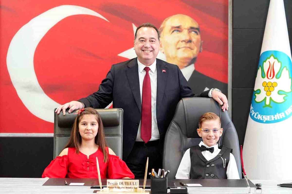 Başkan Dutlulu koltuğunu çocuklara emanet etti