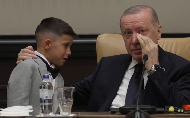 Beştepe’de duygusal anlar: Cumhurbaşkanı Erdoğan gözyaşlarını tutamadı