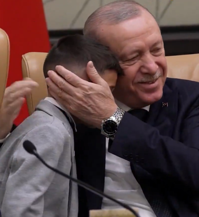 Beştepe’de duygusal anlar: Cumhurbaşkanı Erdoğan gözyaşlarını tutamadı