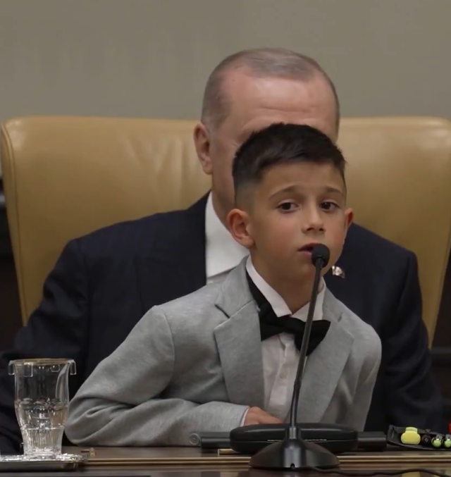 Beştepe’de duygusal anlar: Cumhurbaşkanı Erdoğan gözyaşlarını tutamadı