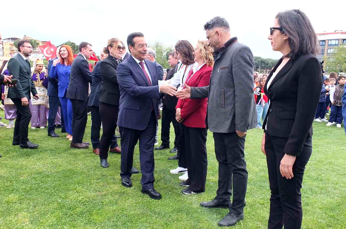 Burhaniye\'de 23 Nisan coşkuyla kutlandı