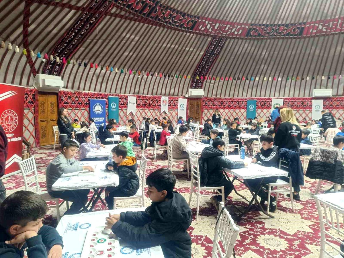 Çocuklar 23 Nisan\'ı Şahinbey\'de kutladı