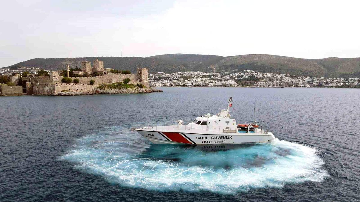 Deniz Kuvvetleri ve Sahil Güvenlik Gemileri 23 Nisan\'da ziyarete açıldı