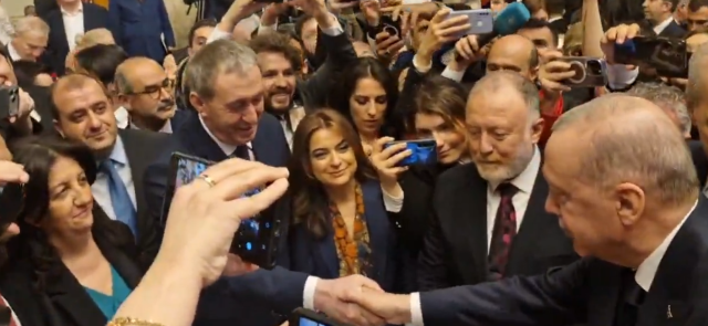 Erdoğan’dan resepsiyona damga vuran soru: “Masa sağlam mı?”