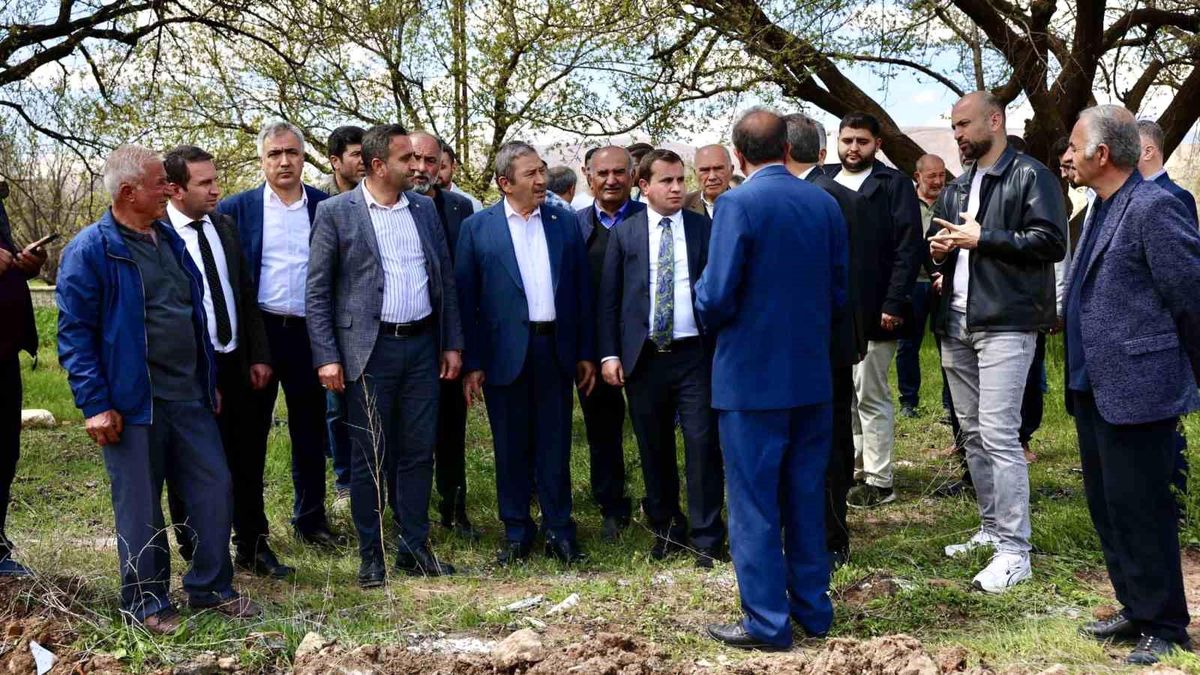 Esenbey\'de 45 mahalleye hizmet verecek sağlık ocağında ilk kazma vuruldu