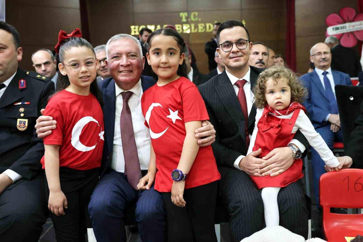 Honaz\'da 23 Nisan\'da coşku ve hüzün bir arada yaşandı