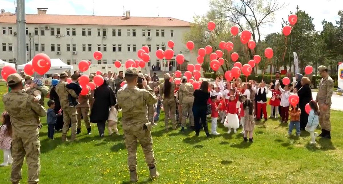 Jandarma\'dan Öğrencilere 23 Nisan Etkinliği