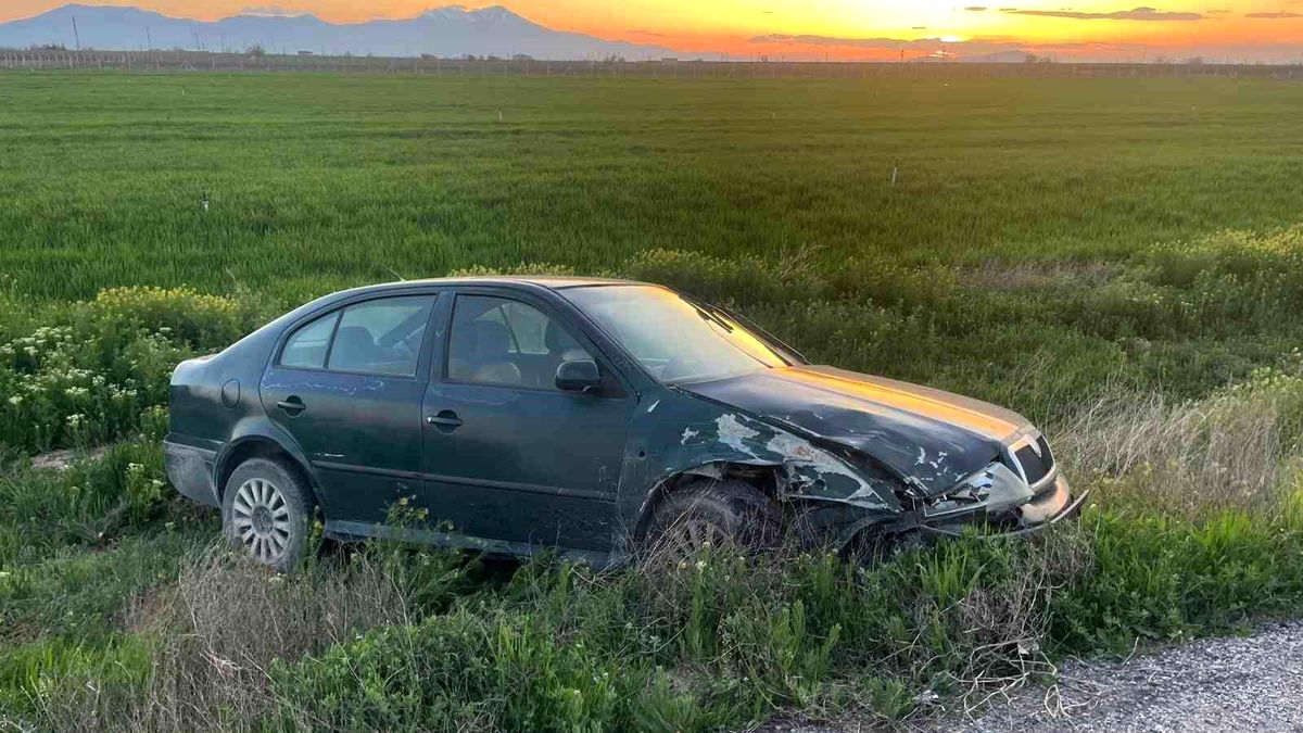 Karaman\'da Trafik Kazası: 3 Yaralı