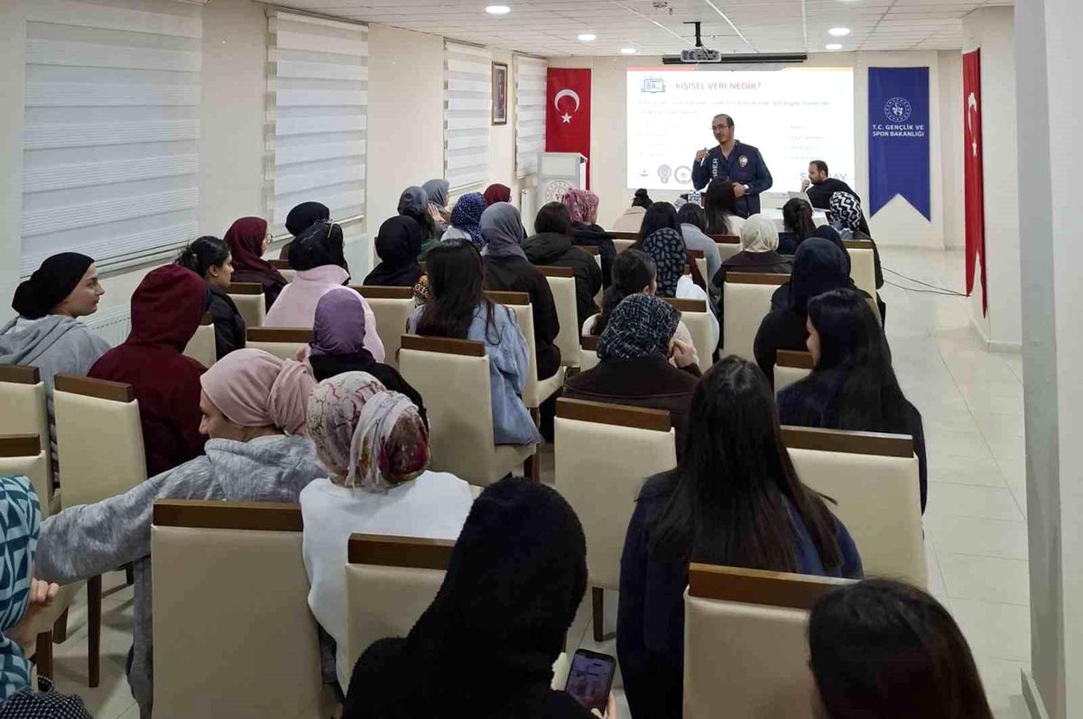 Dijital Güvenlik Eğitimi Kars\'ta