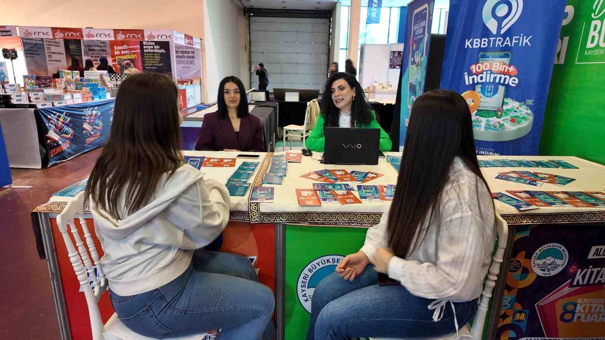 Kayseri Kitap Fuarı\'nda çocukların keyfi yerinde