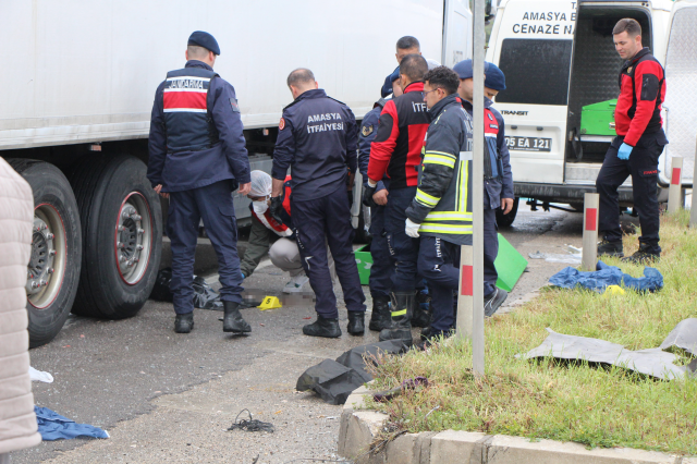 Kazada annesinin kucağından yola savrulan 10 aylık Yamaç bebek, TIR'ın altında kalıp öldü