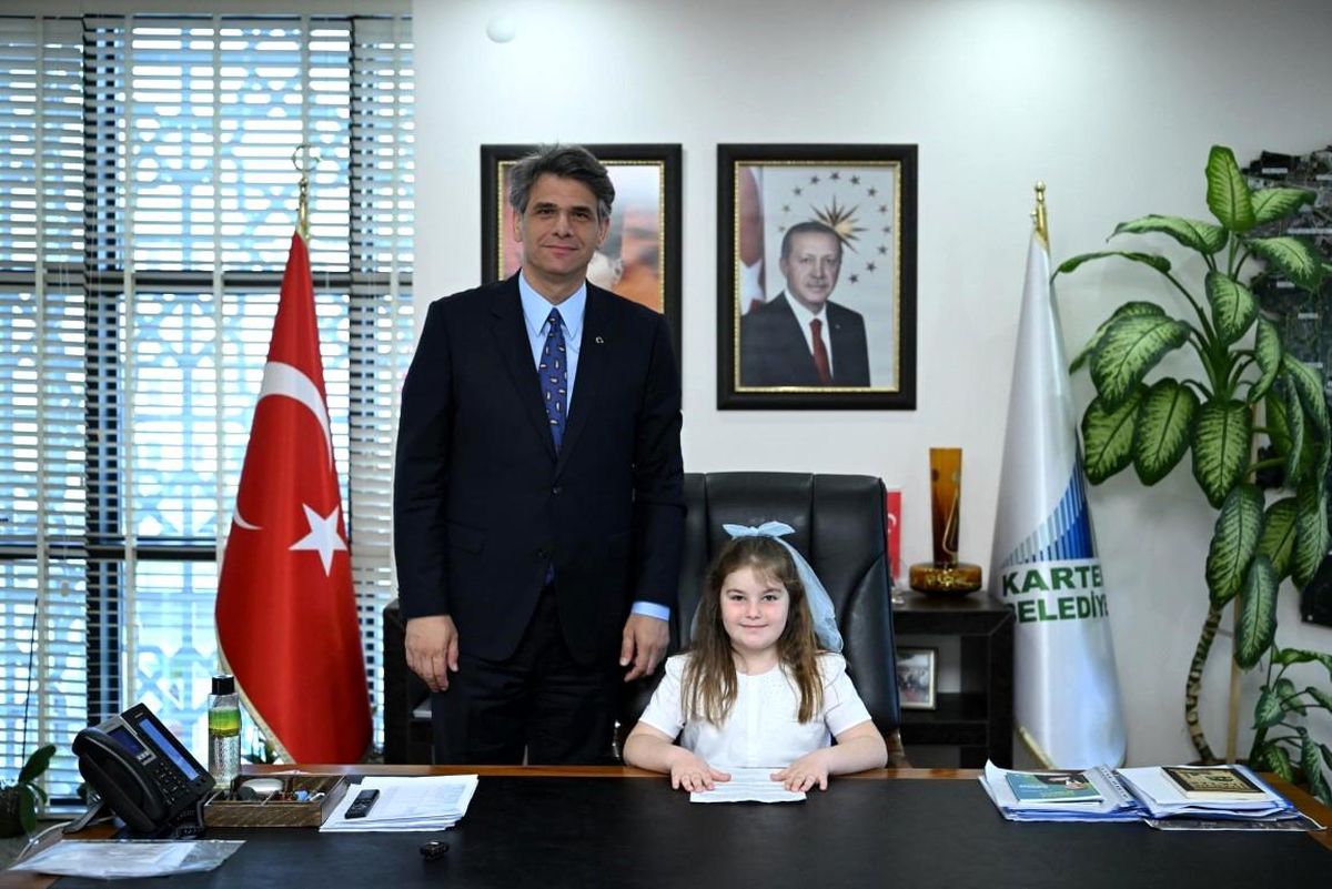 Minik Başkanlar Kocaeli\'de Koltuğa Oturdu