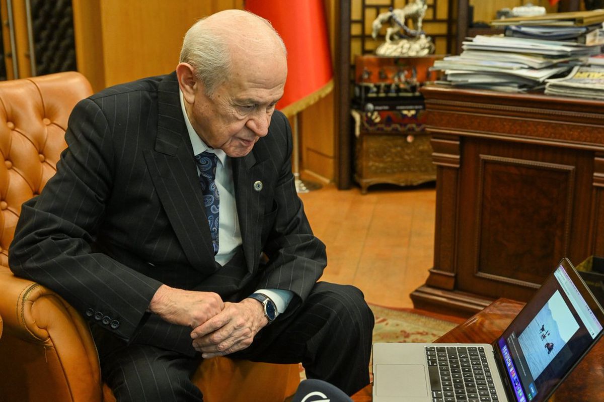 Bahçeli\'nin yeni favorisi: Kaçırmadan izliyorum