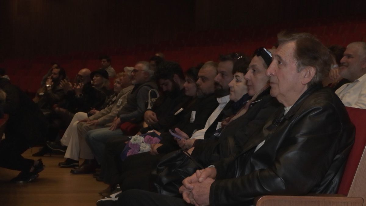 Oyuncu Ferdi Atuner son yolculuğuna uğurlandı! Kalbi o acıya dayanamadı