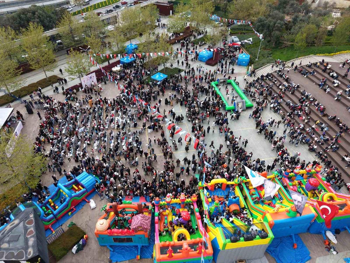 Pendik\'te 23 Nisan Çocuk Şenliği Coşkusu