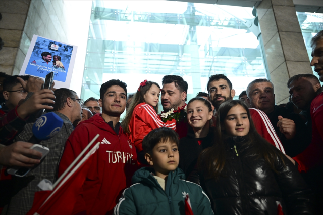 Rekortmen milli güreşçi Rıza Kayaalp'e başkentte coşkulu karşılama