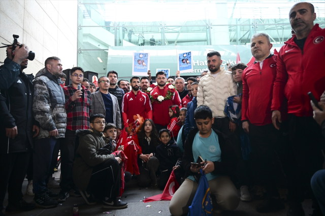 Rekortmen milli güreşçi Rıza Kayaalp'e başkentte coşkulu karşılama