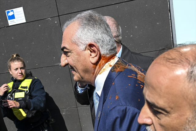 Rıza Pehlevi'ye saldırı