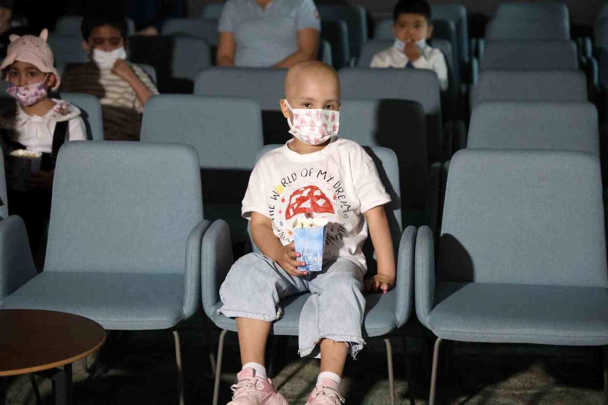 Lösemi Tedavisi Gören Çocuklar Bayramda Sinema Keyfi Yaşadı