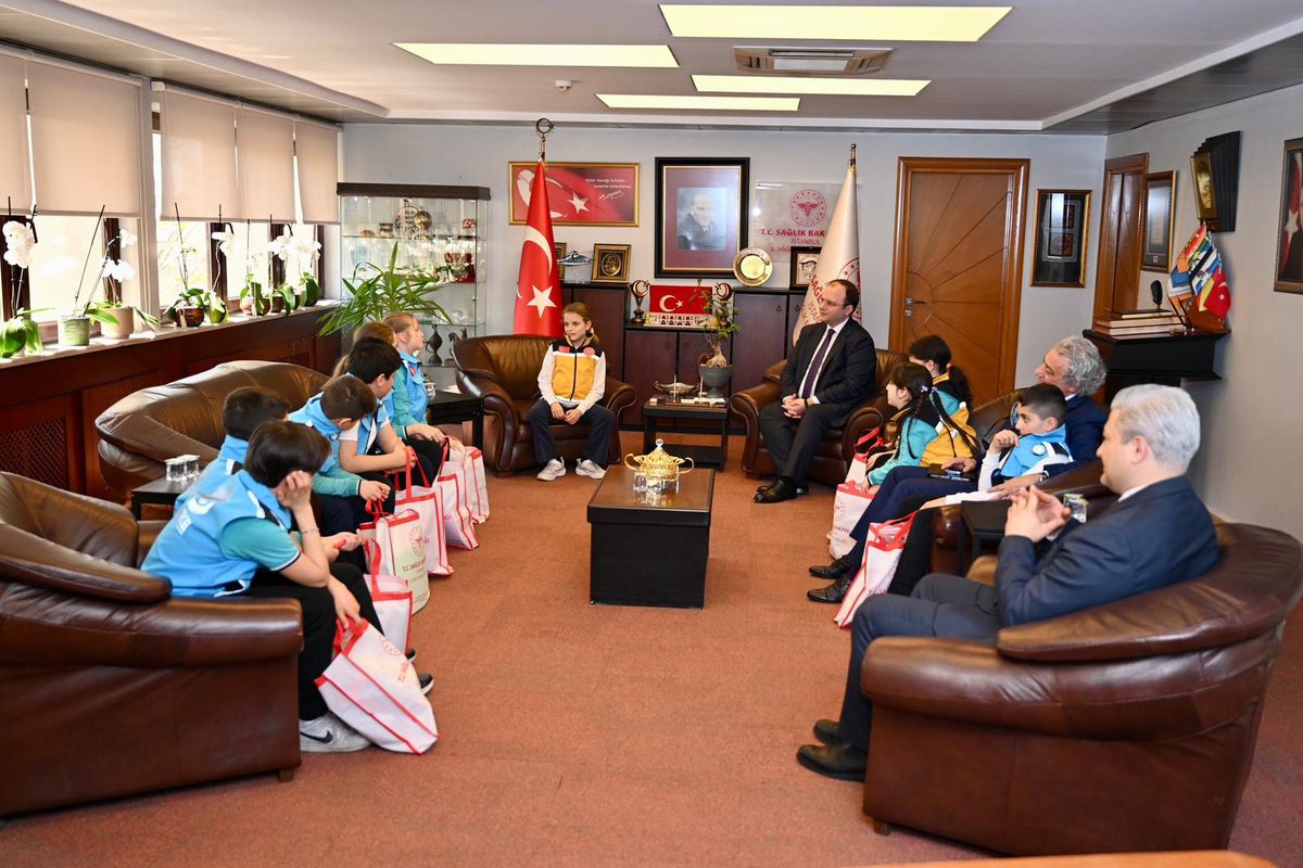 Çocuk Bayramı\'nda Temsili Sağlık Müdürü