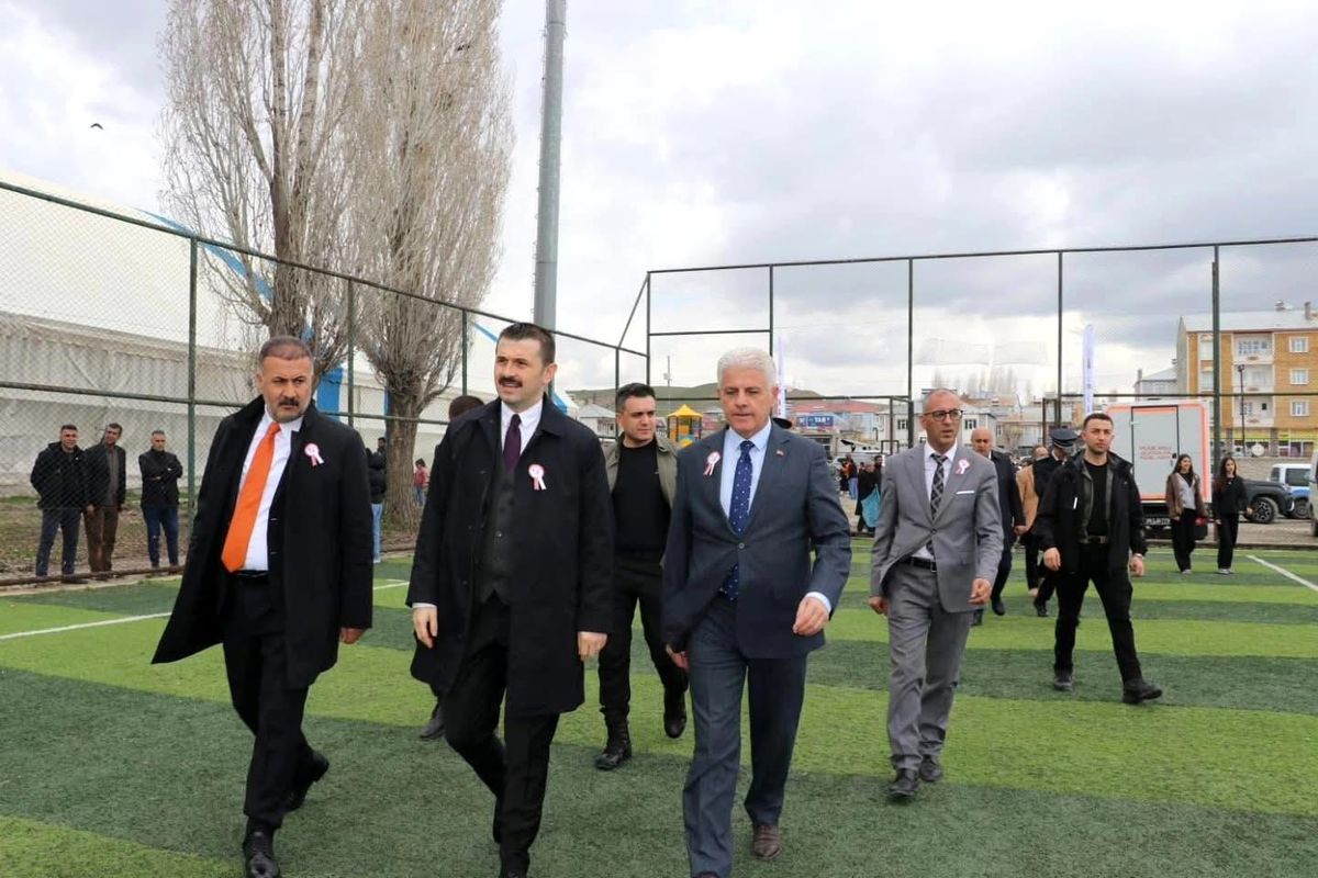 Tutak\'ta 23 Nisan Çocuk bayramı coşkuyla kutlandı