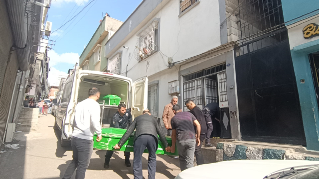 14 yaşındaki kız çocuğu, babasını boynundan bıçaklayıp öldürdü