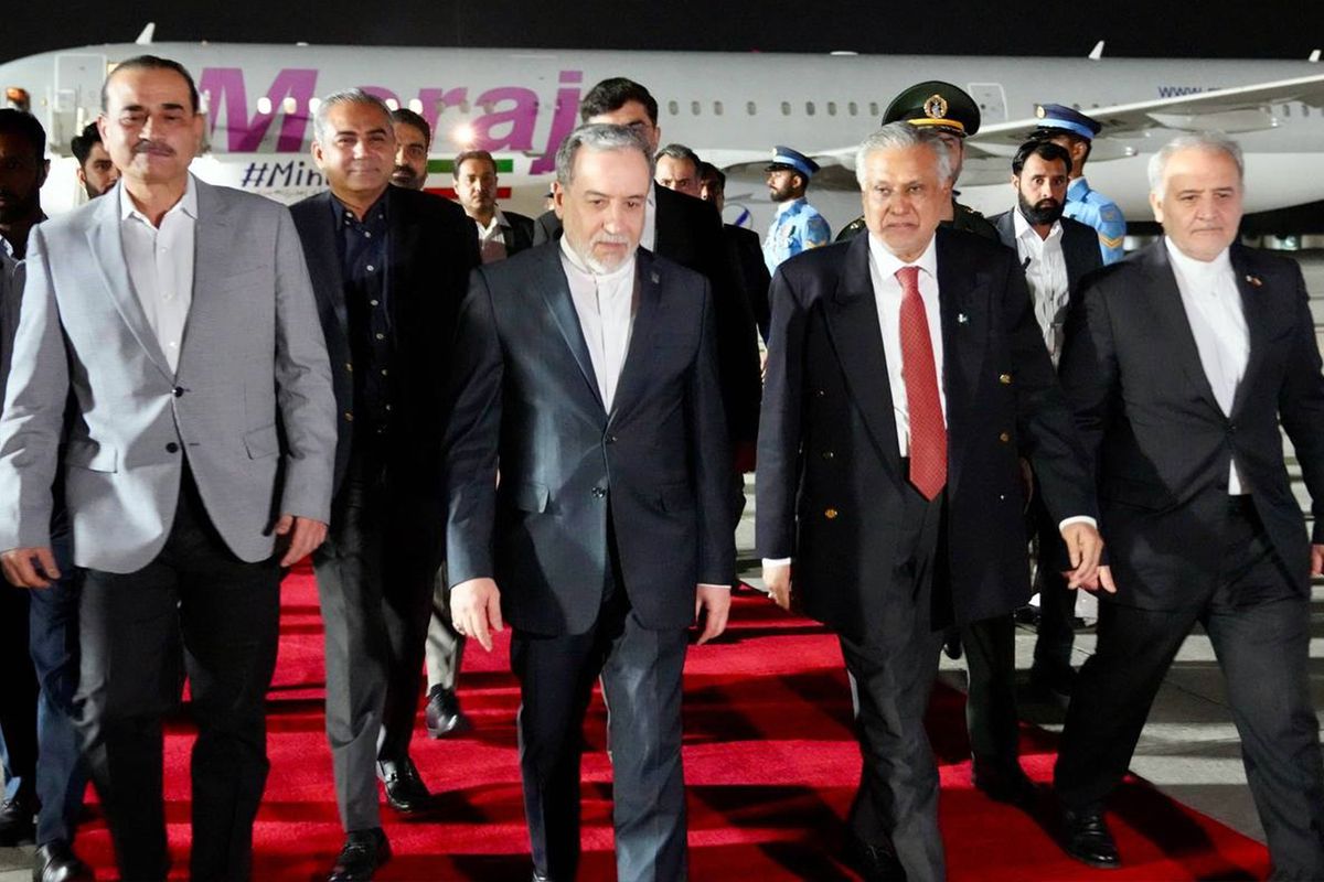 Arakçi, Pakistan\'da görüşmelere başladı: Hürmüz krizi kısa sürede çözülebilir