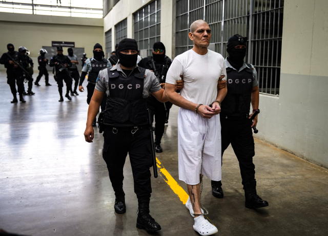 Bukele dev davada yargılanan çete üyelerinin fotoğraflarını paylaştı