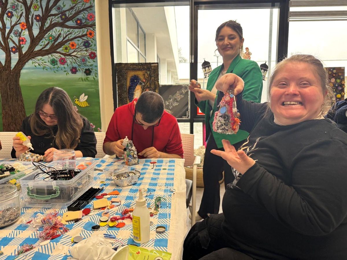 Cam atıklar öğrencilerin elinde sanata dönüştü