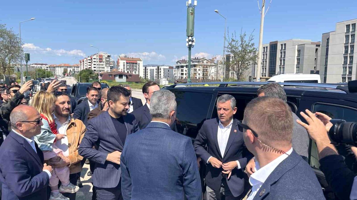 CHP Genel Başkanı Özel, tutuklu Mustafa Bozbey\'i cezaevinde ziyaret etti