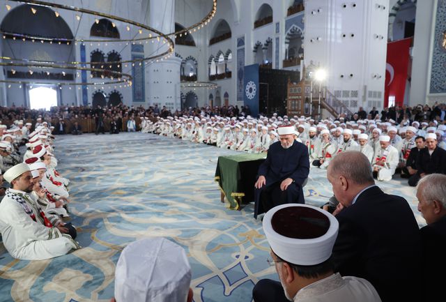 Çamlıca’da tarihi merasim: 333 hafız icazet aldı, Cumhurbaşkanı Erdoğan Bakara Suresi’ni okudu