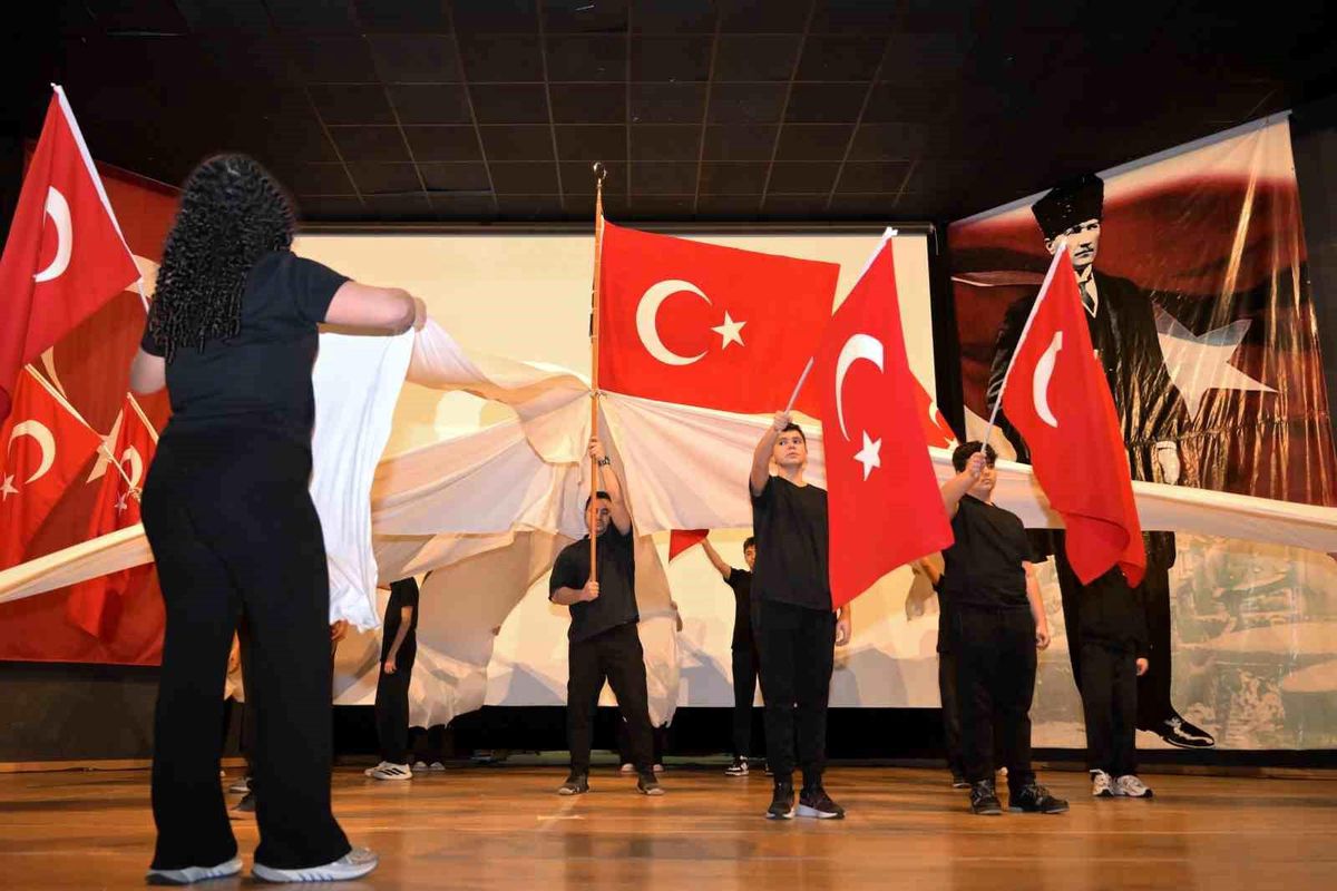 Esenyurt\'ta 23 Nisan kutlamaları çocukların gösterileriyle taçlandı