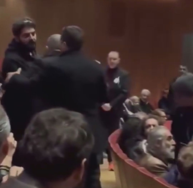 Ferdi Atuner'in cenazesinde gerginlik! Damadı ve ünlü oyuncu arasında kavga çıktı