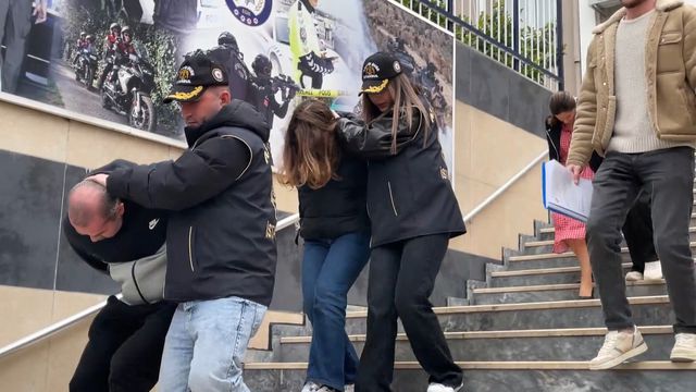 Dev şirketin <a class='keyword-sd' href='/turkiye/' title='Türkiye'>Türkiye</a> müdürü kasayı boşalttı, çalışan 200 bine sustu