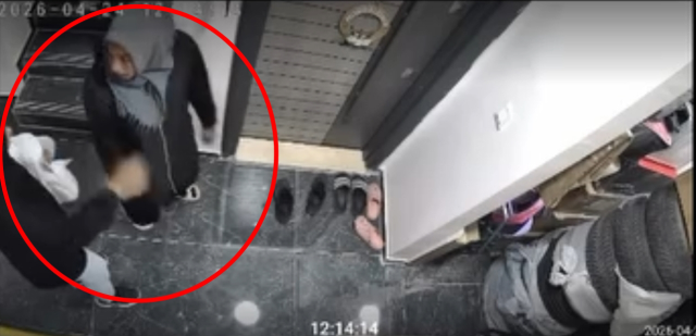 Hırsızlığa gelen kadınların yaptığı mide bulandırdı