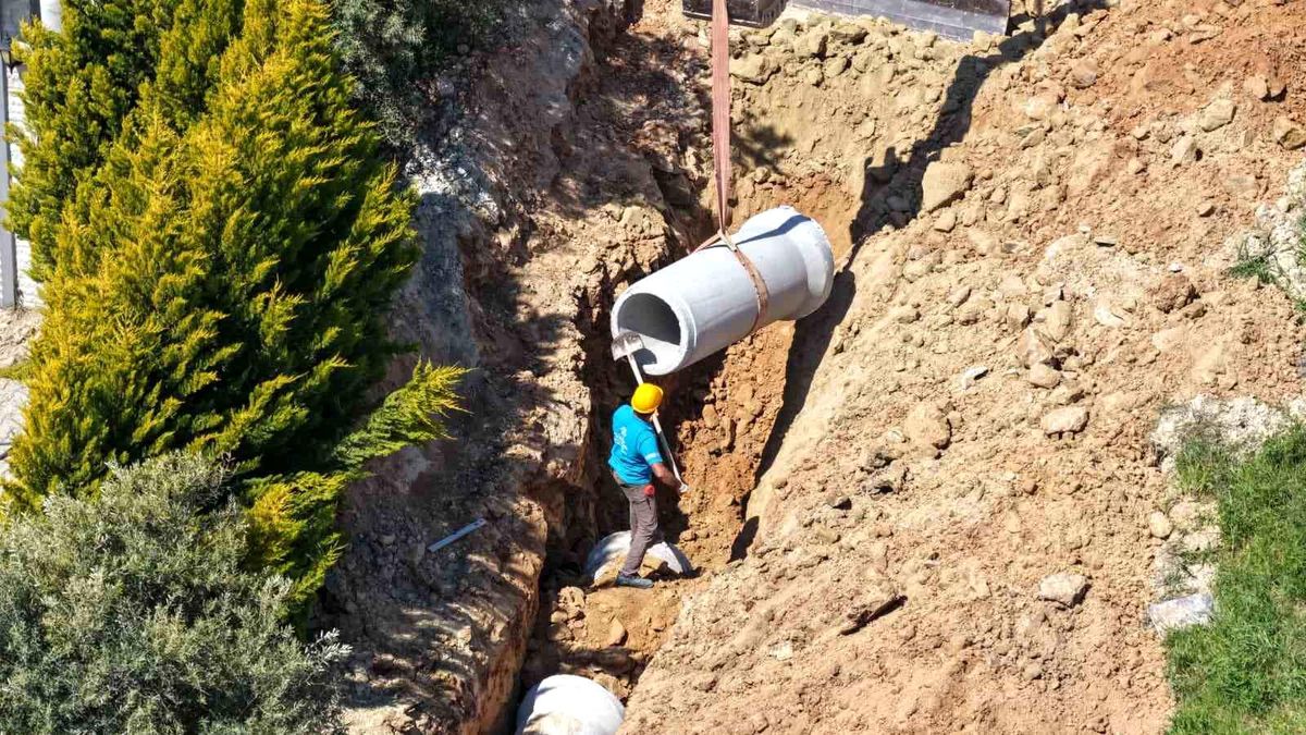 Kuşadası\'nda 8,2 milyon liralık altyapı yatırımı başladı