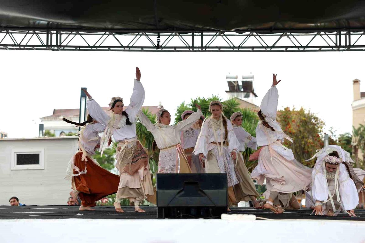 Marmaris\'te 23 Nisan havası devam ediyor