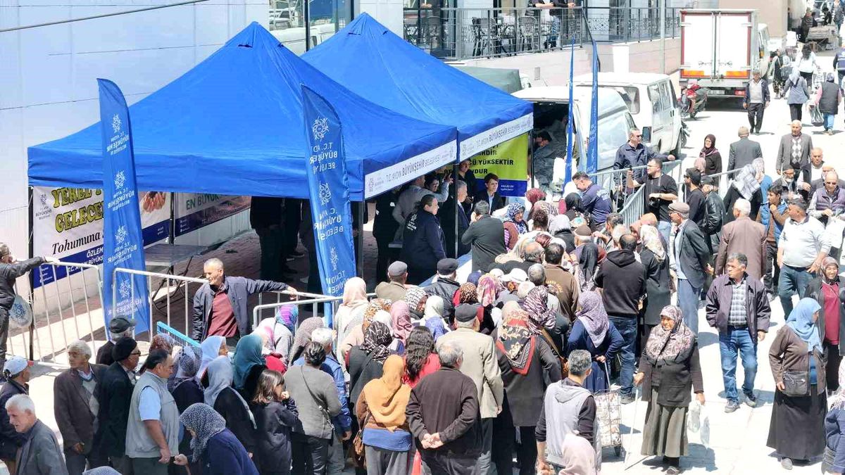 Sultanhisar ve Buharkent\'te binlerce fide vatandaşlarla buluştu